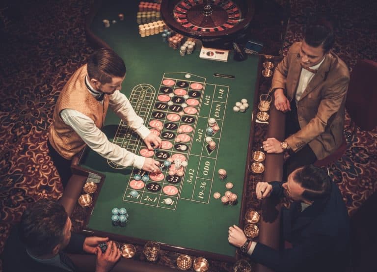 professional blackjack player image