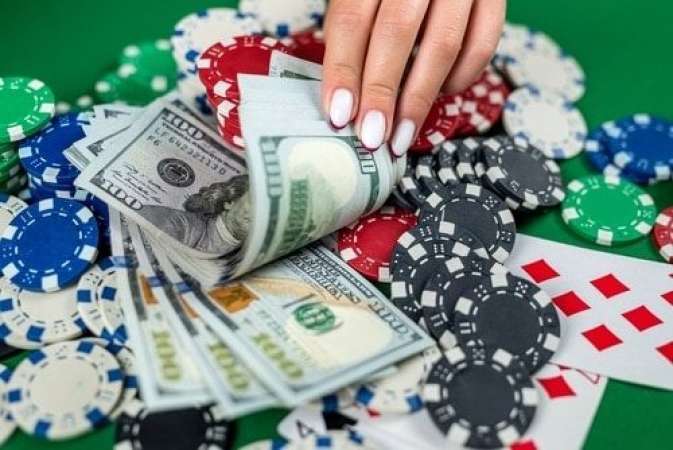 female_gamblers image