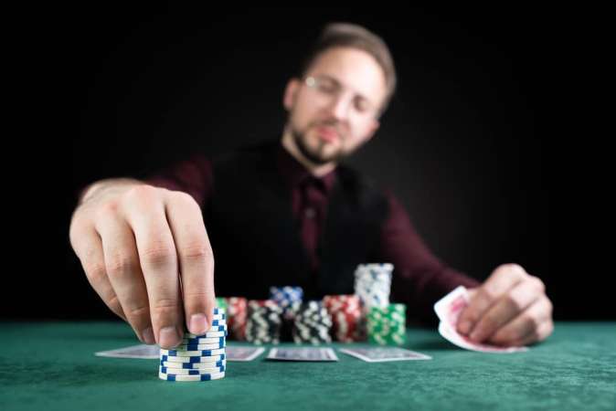 professional poker player image